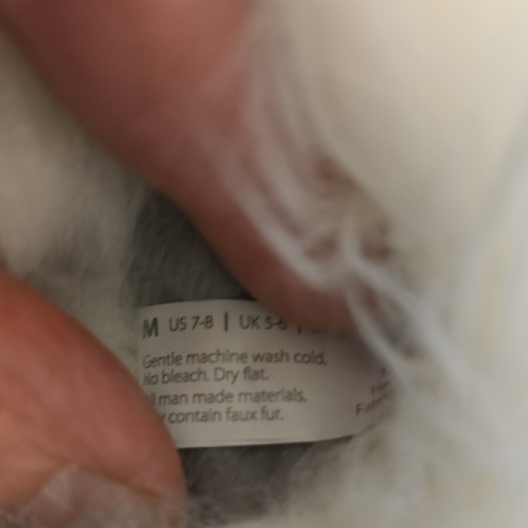 Foot Petals Gray and White Women's Slippers. Size 7-8 Like New - Picture 16 of 16